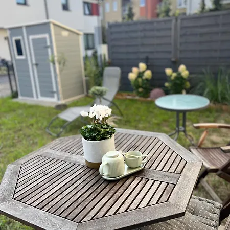Uroczy Apartament Z Ogrodem Rumia Exterior photo